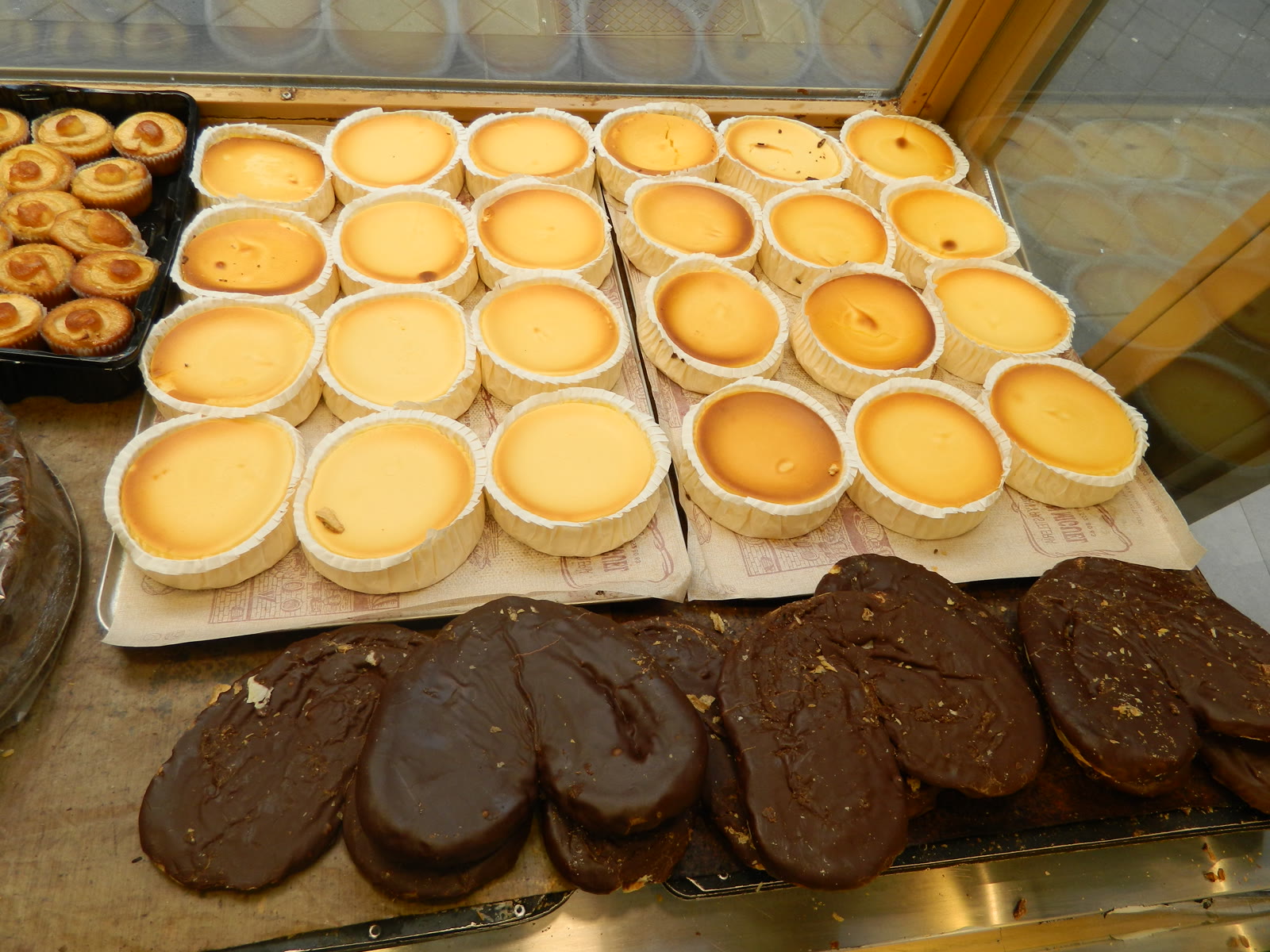 Tartas de queso y dulces de repostería tradicional